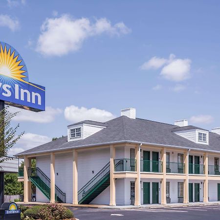 Days Inn By Wyndham Simpsonville Exterior photo