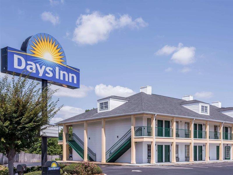 Days Inn By Wyndham Simpsonville Exterior photo