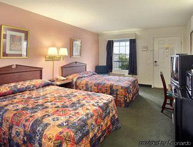 Days Inn By Wyndham Simpsonville Room photo